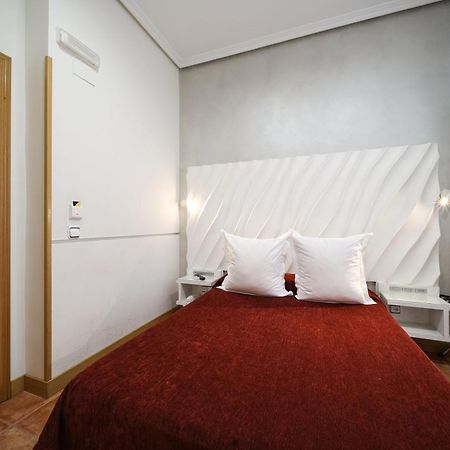 Hostal Las Fuentes (Adults Only) Madrid Ngoại thất bức ảnh