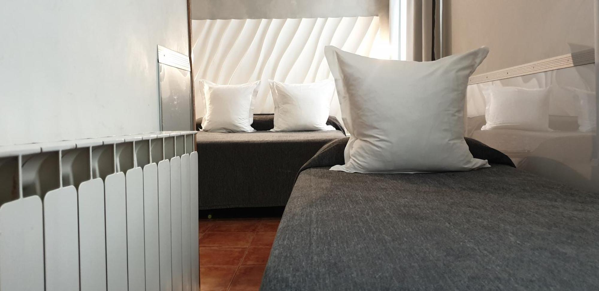 Hostal Las Fuentes (Adults Only) Madrid Ngoại thất bức ảnh