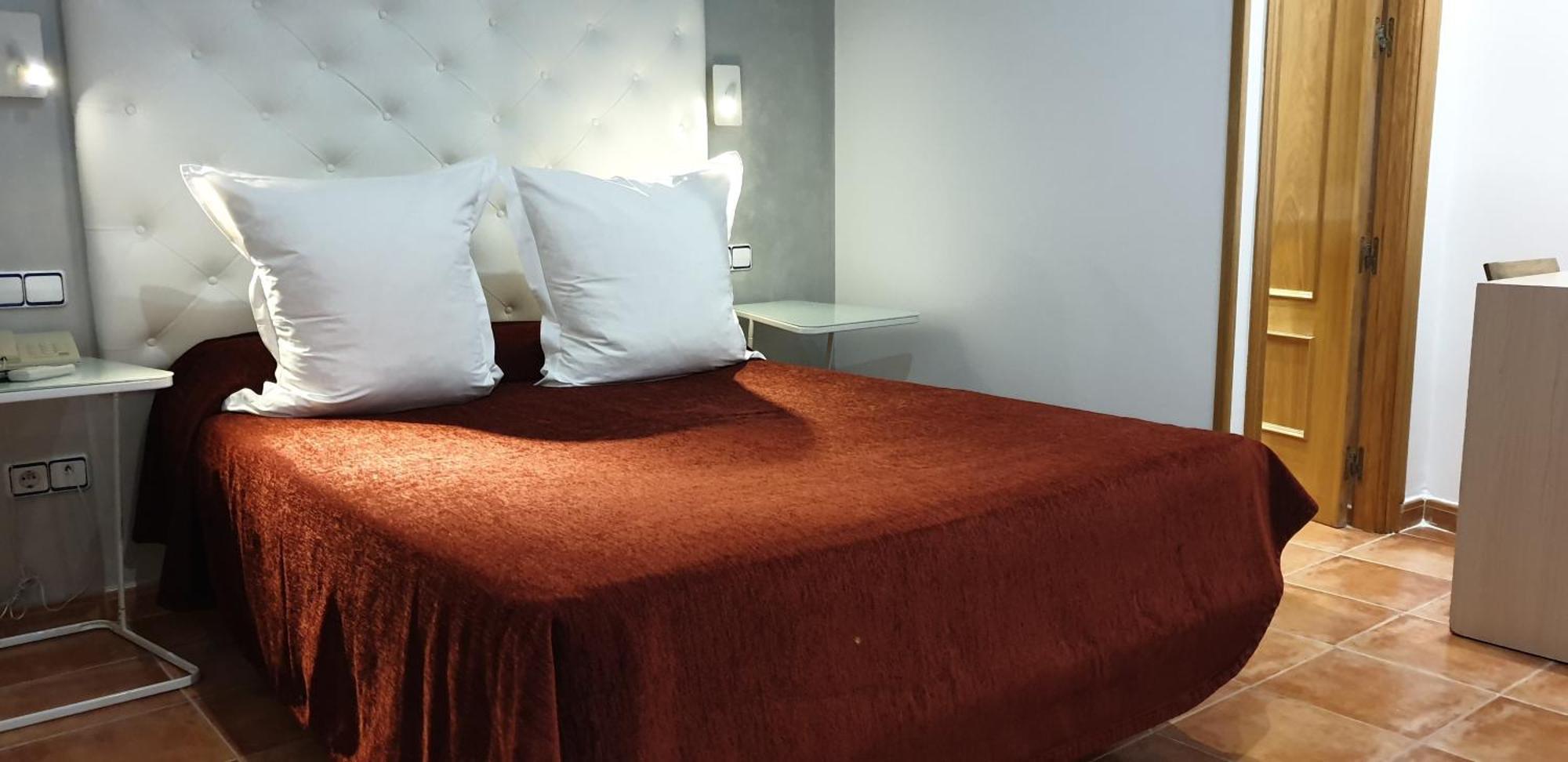 Hostal Las Fuentes (Adults Only) Madrid Ngoại thất bức ảnh