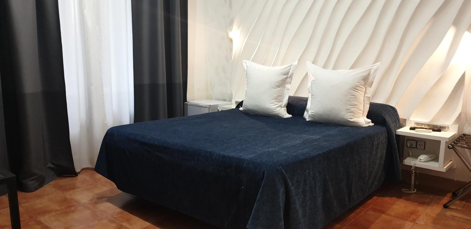 Hostal Las Fuentes (Adults Only) Madrid Ngoại thất bức ảnh