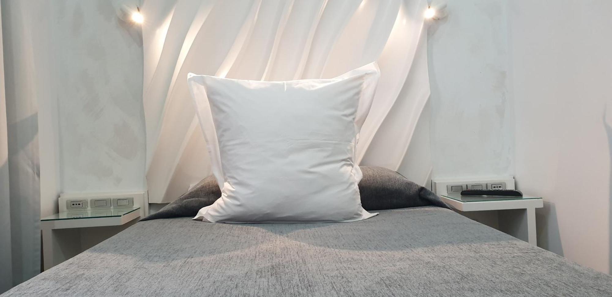 Hostal Las Fuentes (Adults Only) Madrid Ngoại thất bức ảnh