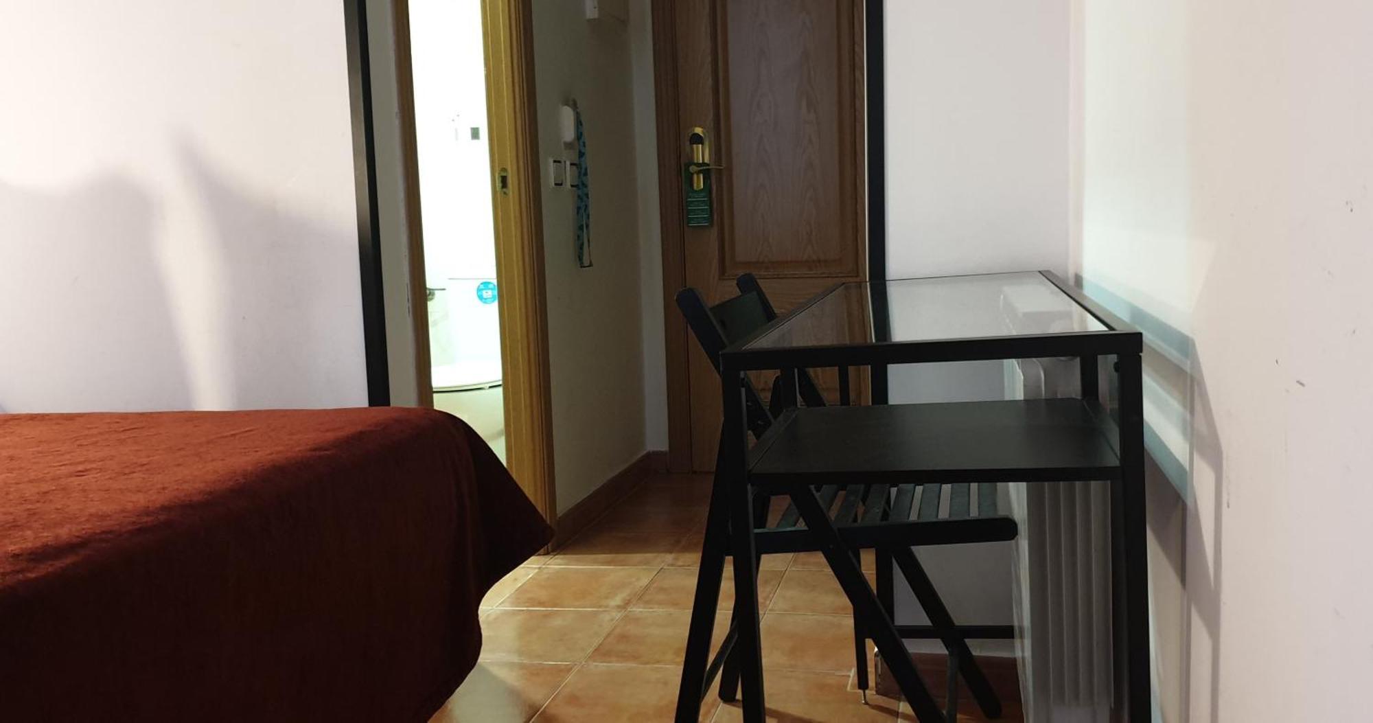 Hostal Las Fuentes (Adults Only) Madrid Ngoại thất bức ảnh